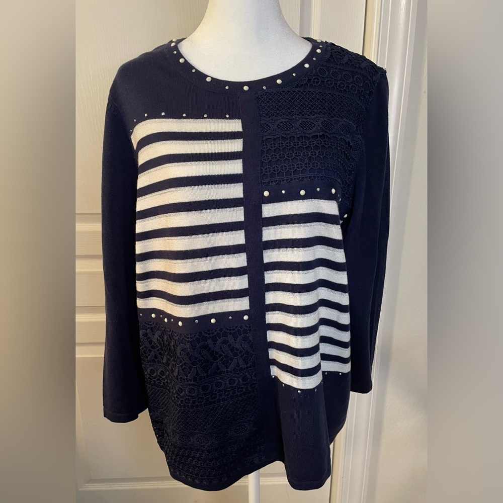Alfred Dunner Blue and White Top. EUC. Size M. Embroidery and rhinestones.